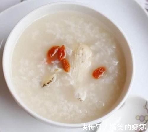 本草汇言|50岁后瘫痪风险逐年增加,菜里加点这个,风险降低一半!