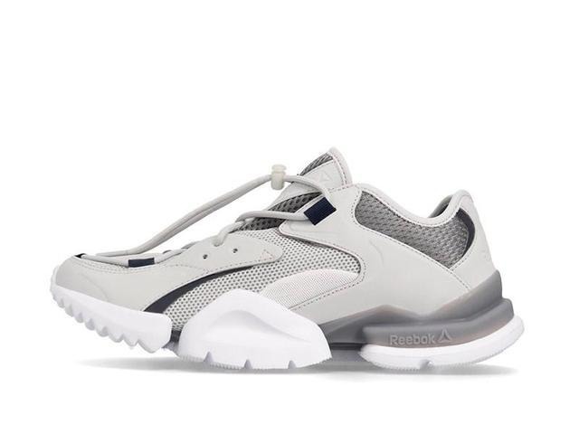 李宁 安踏的气垫鞋,匹克的“驭帅”,国产什么时候能站起来!