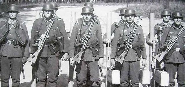 德军|二战时期的德军如果遇到志愿军，哪个会赢？美军最有发言权