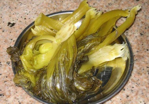 亚硝酸盐|30岁男子常吃一道菜“患癌”,4种“送命菜”,尽量别吃