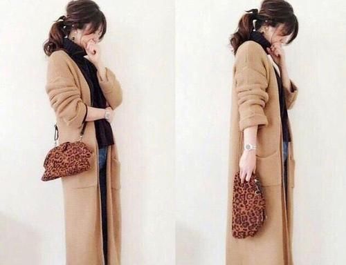 轻熟女人挚爱单品：短款毛衣和长款开衫，这样搭配最温柔