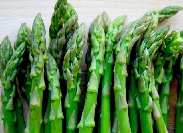 芦笋|不瞒你说脑供血不足其实很好解决，常吃2物少做3事，血管畅通