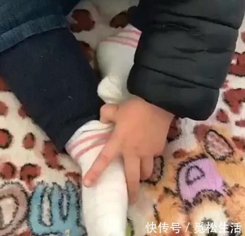 思维能力|宝宝“讨人嫌”的2个动作,家长先别生气,这是大脑在发育的表现