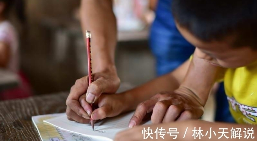 scate:tttttttttt&中学生自创“刺猬字体”走红，一笔一划似针扎，老师直言想给0分