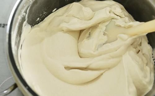  蛋白|入冬必备的甜点！焦糖饼干咖啡奶油蛋糕，爱上这香浓的美味