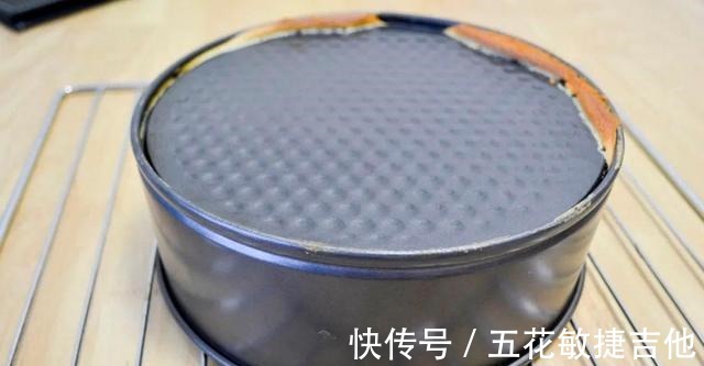 白醋|烘焙新手也能1遍成功的简易版抹茶蛋糕,步骤详细,做法超级简单!