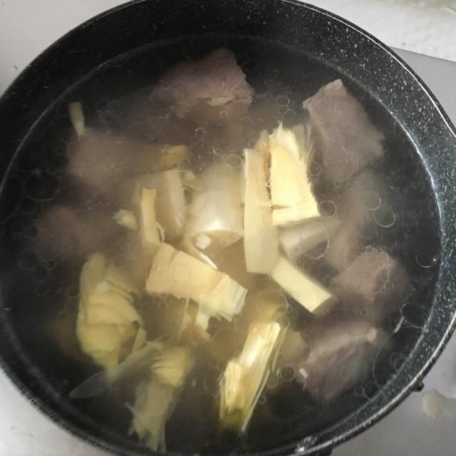  排骨咸肉冬笋腐竹汤，鲜美不腻超好喝