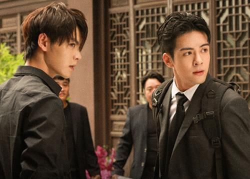 张起灵$十年书粉真实情感,解读张起灵和吴邪的关系,小笔记最还原