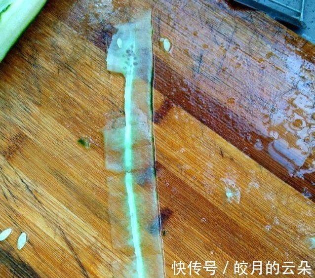黄瓜片|超简单的家常菜凉拌黄瓜卷，香脆爽口，清热解暑，太美味了！