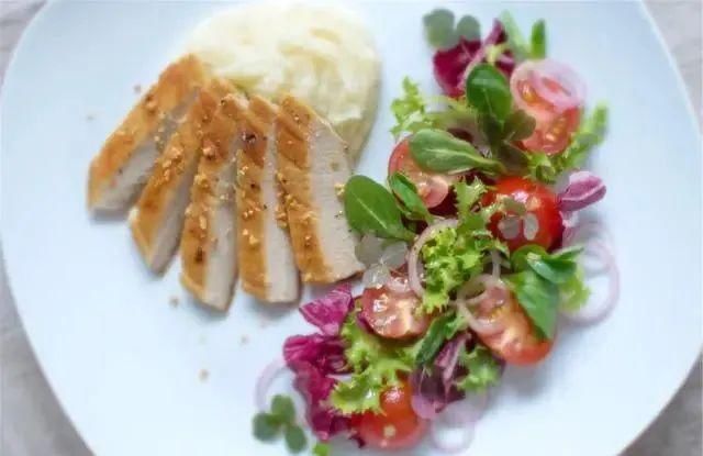 肝，是“哑巴”，少吃三白，多食四绿，肝脏可能逐渐变好