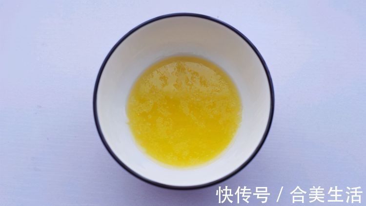 土豆的创意吃法，放进烤箱里面一烤，外脆里软，相当好吃