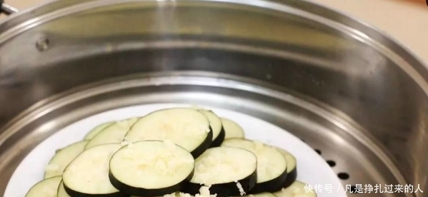 做法|天凉后,一定要多吃这菜,一切一蒸就做好,润肺去燥,比肉还好吃