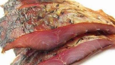  腊肉|腌腊鱼，光抹盐还不够！再加这2步，腊鱼咸香入味，放再久不变质