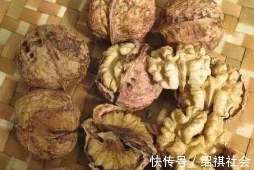每天吃此种食物,是在给癌细胞“提供营养”,别再傻乎乎的不清楚