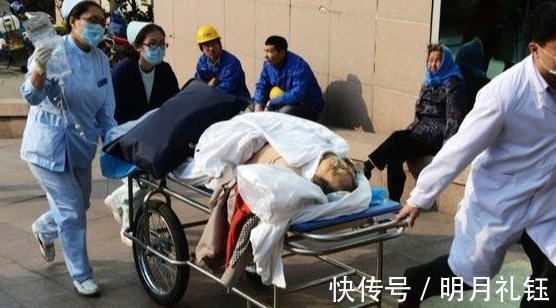 脑出血|53岁男子突发脑溢血,抢救后仍偏瘫,妻子3件小事酿成大祸