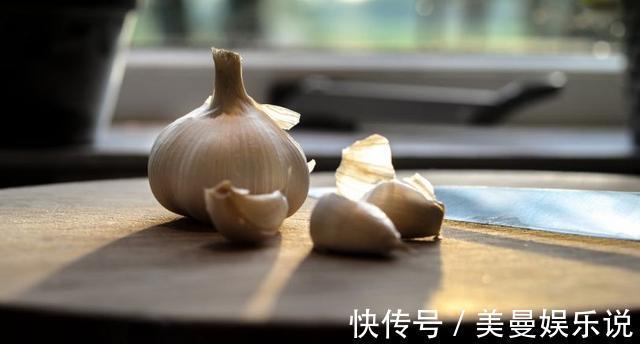 血管|脸上出现这2个变化,要注意了!降血脂、护血管的食物都在这了