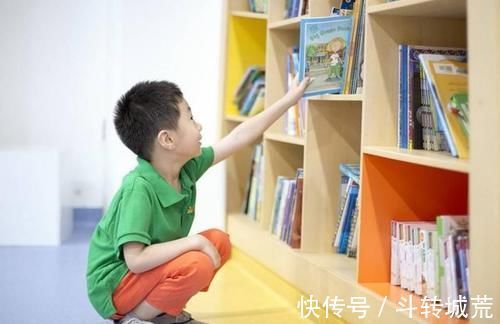 小李|小学生练“雨”字,写出小雨,中雨,暴雨,老师:孩子很有想象力