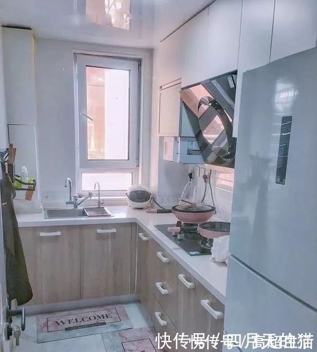 卡座|老婆请表哥装修漂亮极了,餐厅卡座真实用,电视墙特别喜欢,晒晒