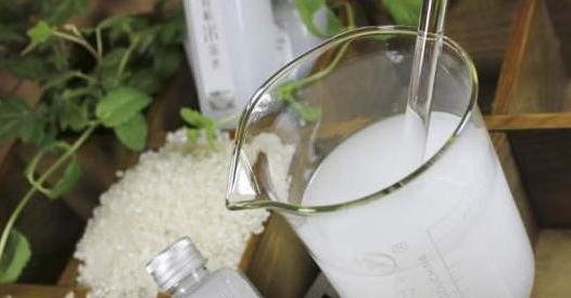 养花犯愁自己不会浇水，该怎么办用它们干透浇透轻松搞定