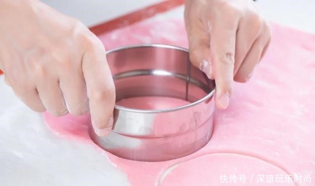 夏天最馋这甜品!不用开烤箱就能做