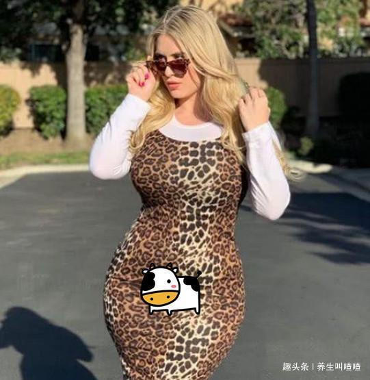 豹纹裙|180斤大码模特,身材饱满厚实,声称每天能做200个深蹲