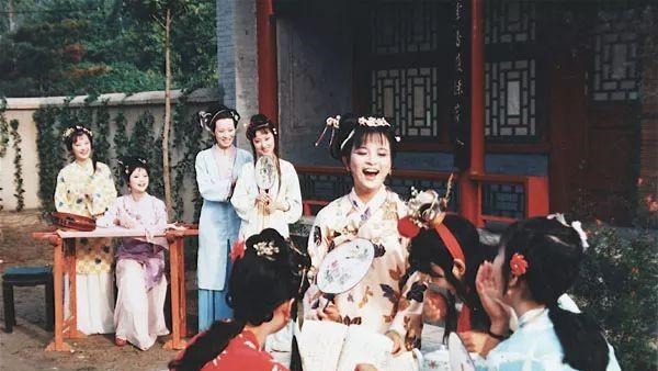 红楼梦@难怪焦大和赖嬷嬷的待遇区别这么大, 你看他们真正的身份是谁!