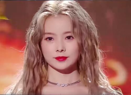 单依纯|《爆裂舞台》冲刺夜三强诞生，单依纯淘汰，陈卓璇唱《FlyAway》