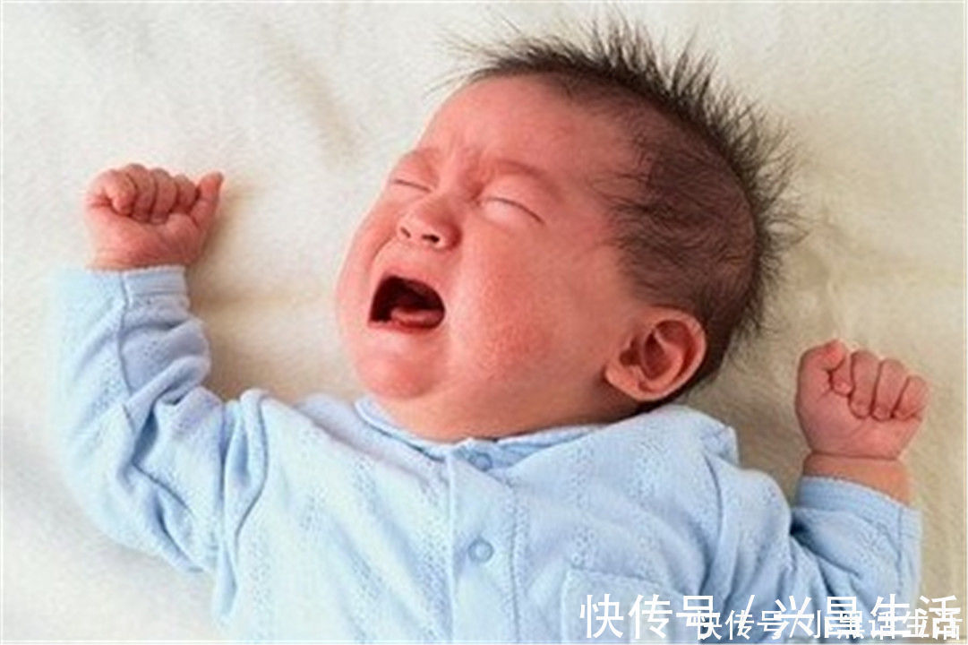 氧气|婴儿为什么一出生就哭？不哭护士还动手打？千万别心疼宝宝被打