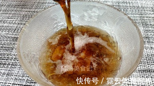 小苏打|今天才知道,把白醋倒在燃气灶上,一年省出好几百开支,方便实用