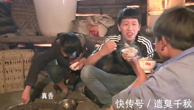 《变形记》16岁巨婴:每天花销过万、吃饭要人喂,今成了这样