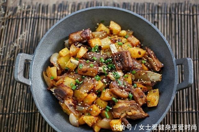 香肉|到了冬天,要常给家人做此菜,鲜香肉嫩好美味,吃完浑身暖乎乎