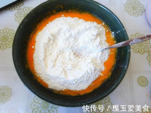 翻倍|立秋后黑芝麻要常吃,教你做最好吃的胡萝卜黑芝麻饼,营养翻倍