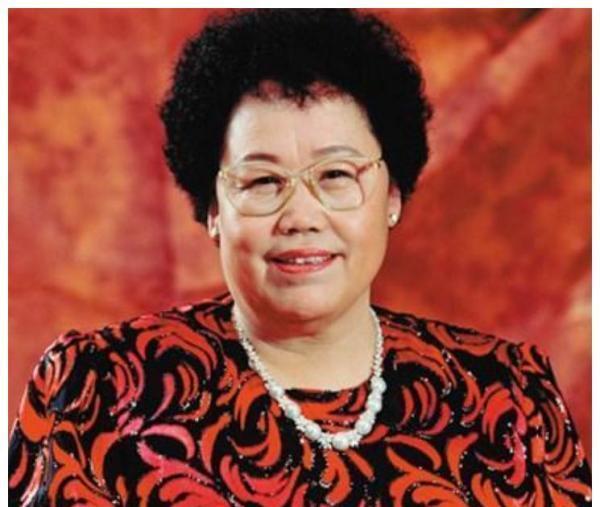 迟重瑞|中国女首富陈丽华的现任老公是“唐僧”，那她的前夫到底是谁？