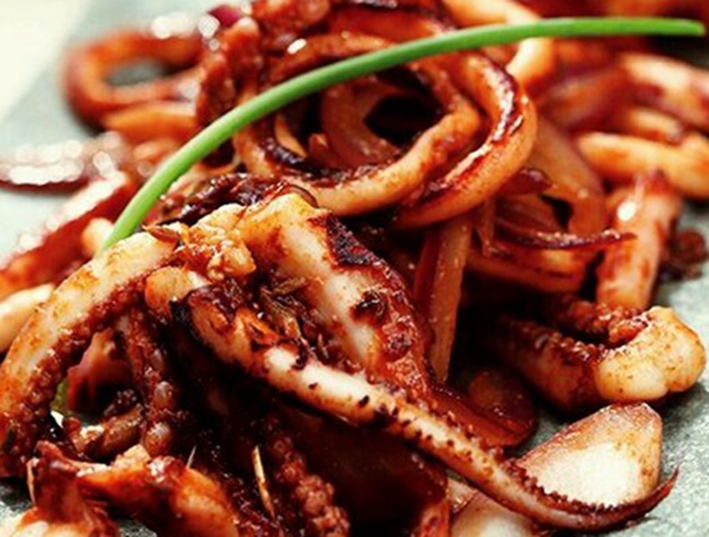 好吃到哭的炒鱿鱼!上桌分分钟抢光,孩子们多吃增强免疫力!下饭