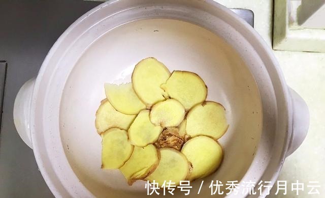 小葱|不加一滴水的葱油焖鸡,做法简单,吃一口就停不下来!