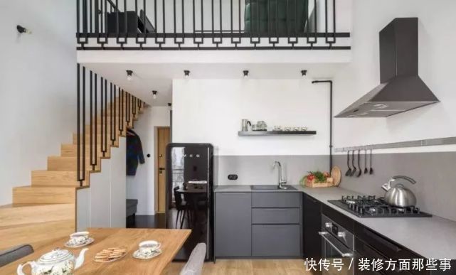 铁艺|复式房楼梯装修太愁人?学学年轻人这样设计,不仅显档次还有艺术感!