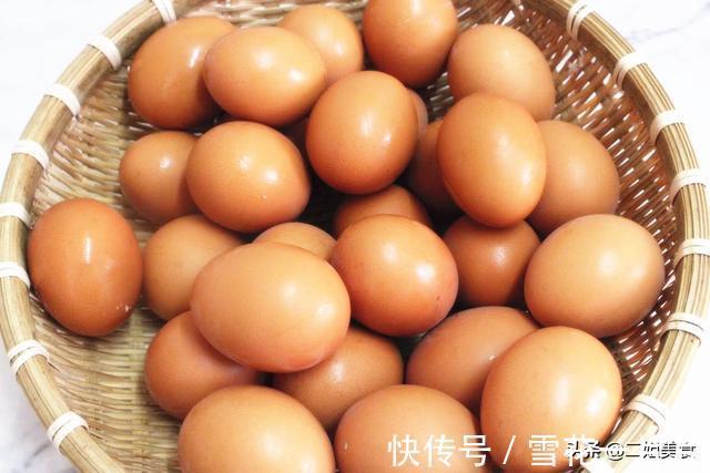大鸡蛋|同样是鸡蛋，选大的还是小的？老农教您一招，以后别买错了
