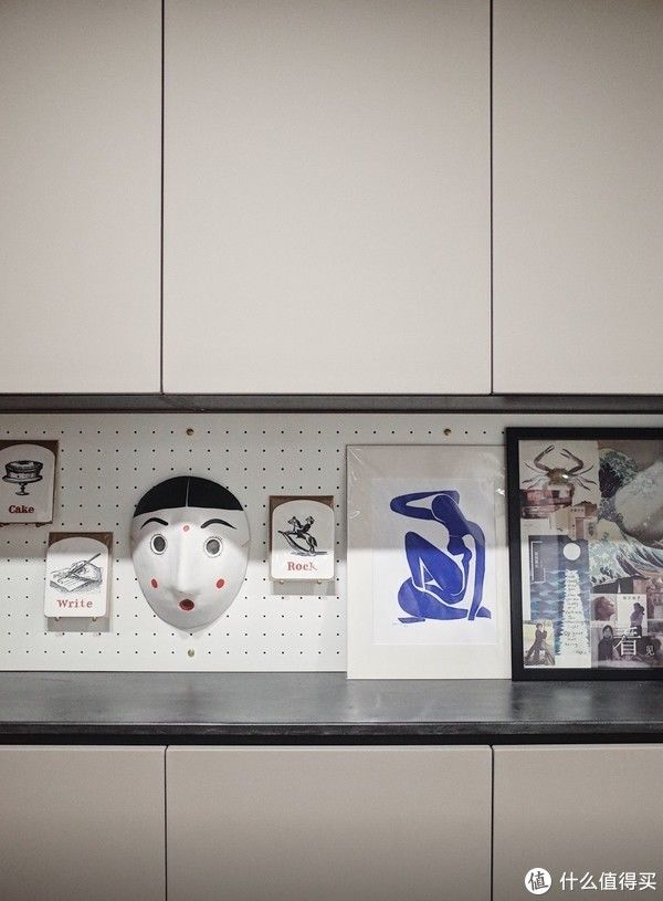 客厅|她坚持在玄关加一扇门，家人都觉得很鸡肋，入住后才发现真好用！