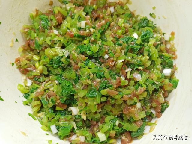 搅拌均匀|头伏到吃饺子，分享8种饺子馅的调法，有荤有素，鲜嫩营养又多汁
