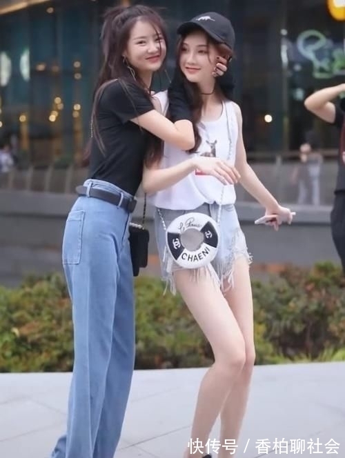 浅蓝色 同身形闺蜜出街,终于知道穿长裤和穿短裤的区别差距一目了然