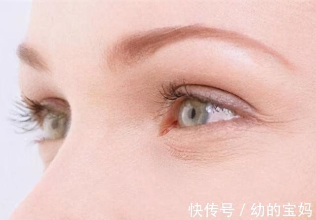 川字纹|减少皱纹的3种食物，牛奶在最后，若经常吃，细腻光滑，人年轻