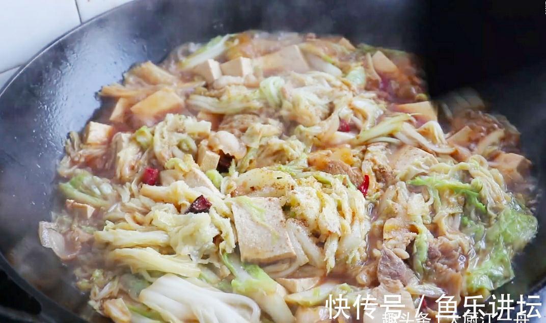 做法|白菜炖豆腐，先炒白菜还是先炒豆腐？大厨教你正确做法，涨知识了