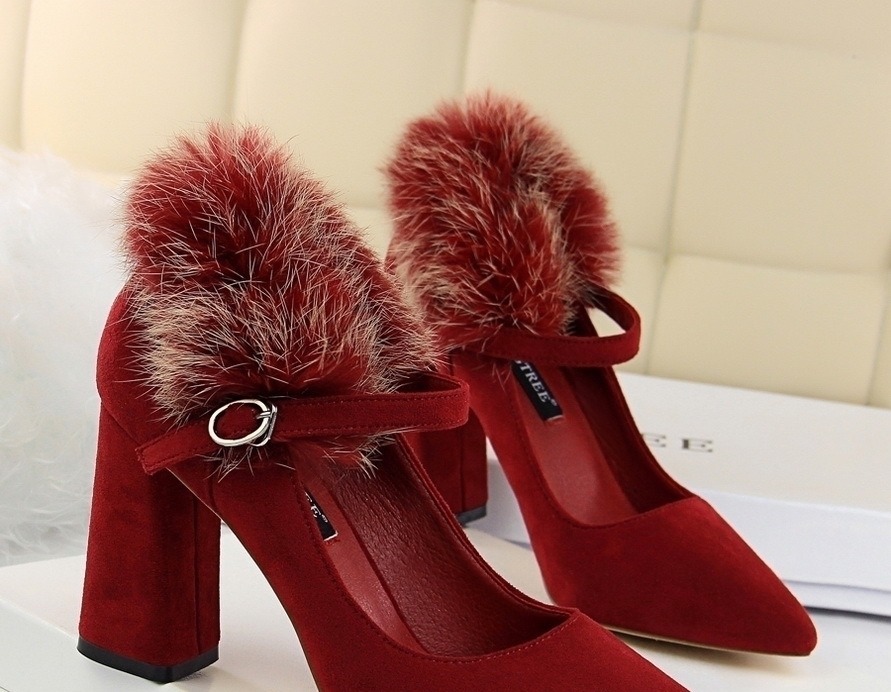 夜店 女人身材丰满,就要穿这种高跟鞋,性感妩媚,显高显瘦,贼美