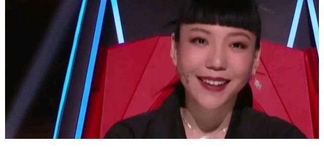 吳莫愁|同樣是助教，黃霄云、吳莫愁幾乎沒(méi)鏡頭，吉克雋逸成全場(chǎng)焦點(diǎn)