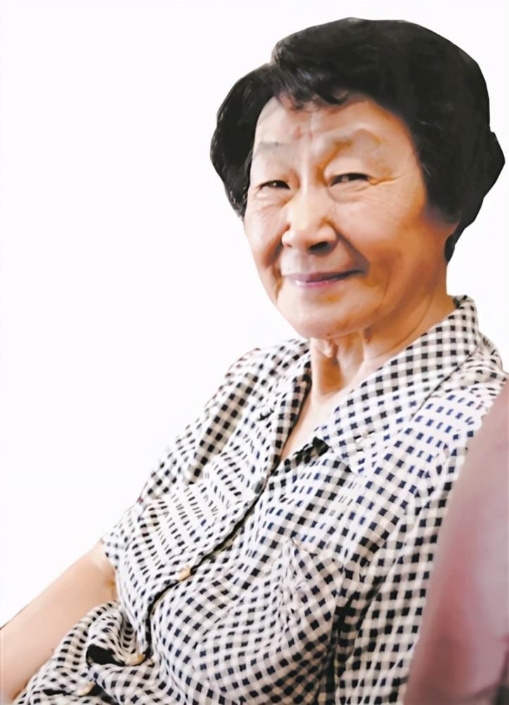 手稿#“人民教育家”于漪手稿曝光,字迹潇洒飘逸,书功深厚,不输书家