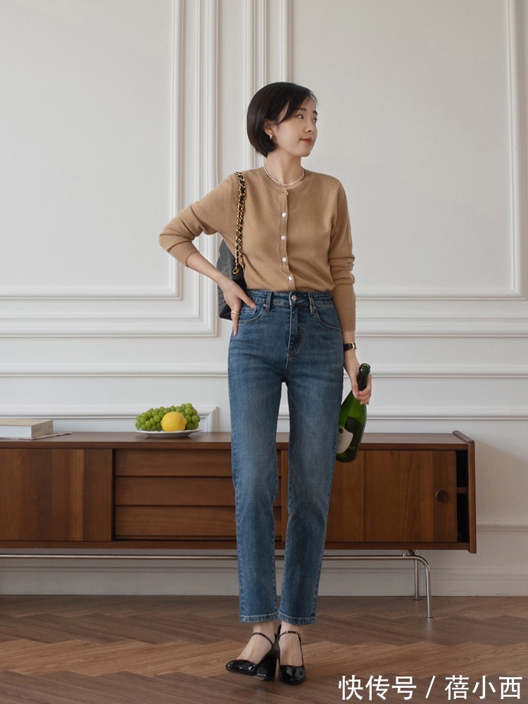 下图 春天还是穿衬衫、针织开衫最优雅,搭配阔腿裤、牛仔裤高级又时髦