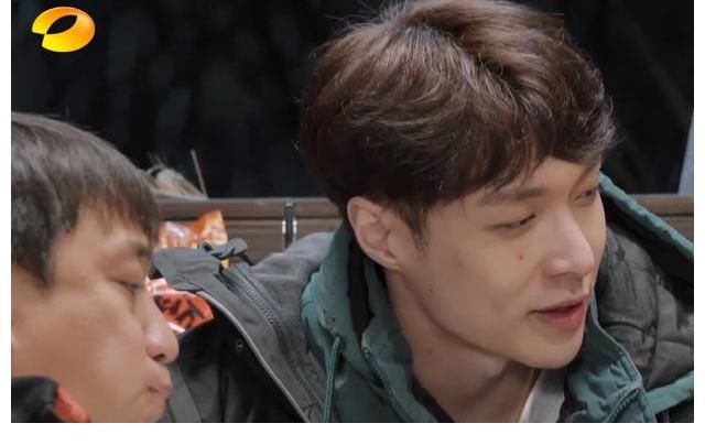 发际线|《向5》最没偶像包袱的嘉宾?随时发出憨笑声,头秃也不画发际线