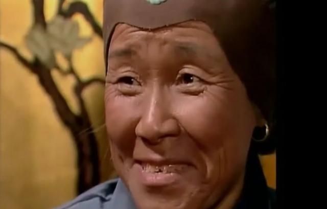 贾元春省亲的时候,下午一点多就吃晚饭,宫中的规矩为啥这么怪?