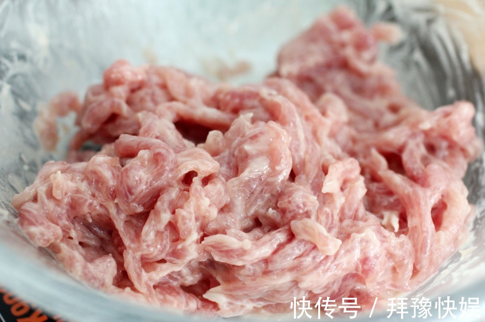 炒肉丝|无论炒啥肉，不要直接下锅炒！大厨教你1招，嫩滑香软，还不粘锅