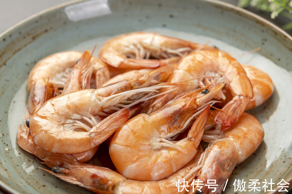 看家本领|鲜虾，我从不用水煮，渔民拿出看家本领，教你一招，鲜味不流失